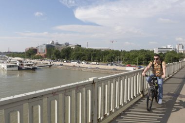 BUDAPEST, HUNGARY - 14 Mayıs 2013 'te Budapeşte' deki ELTE Bilim Fakültesi binası. Eotvos Lorand Üniversitesi (ELTE) Macaristan 'ın en büyük ve en eski üniversitesidir.. 