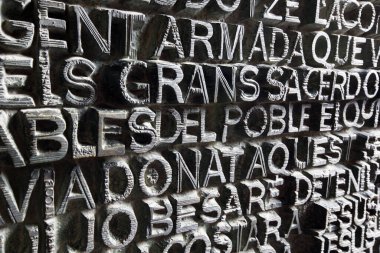 Barcelona 'daki Sagrada Famila Kilisesi' nin kapısının senaryosu. 