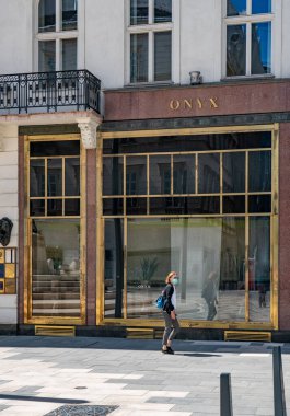 Güneşli bir günde eski Avrupa kenti