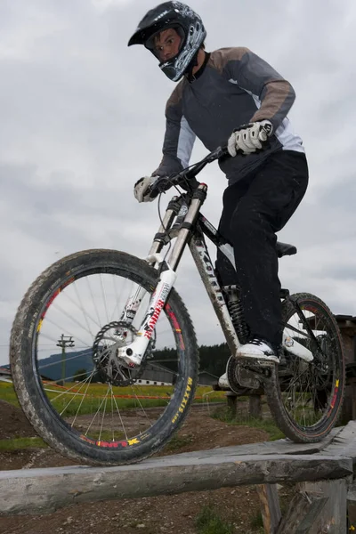 Leogang Rakousko Května Cyklista Gerhard Haslauer Předvádí Své Triky Před — Stock fotografie