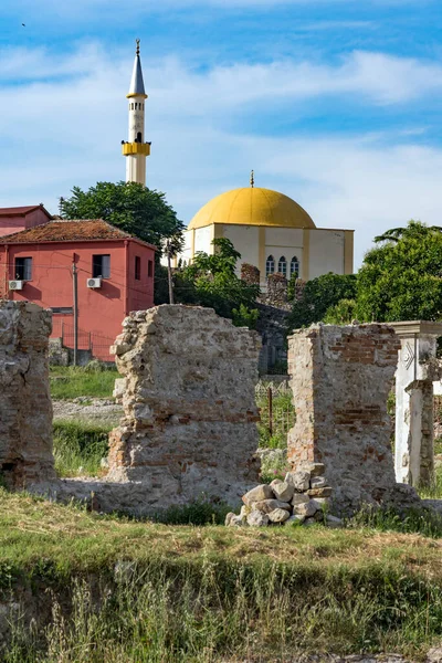 Durres Albania June 2018 View Great Mosque Ancient Amphiteater Durres — Stock Photo, Image