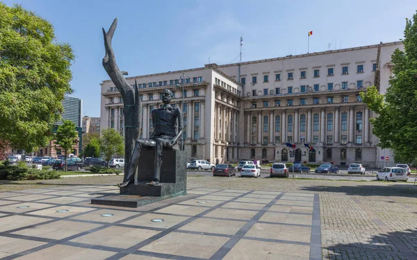 Bucharest ルーマニア 2017年5月2日 ルーマニア ブカレストの革命広場 これは 多くの人々が自由のために1989で死亡した中央ブカレストで最も重要な広場の1つです — ストック写真
