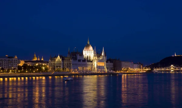 Парламент Ночью Будапешт Венгрия — стоковое фото