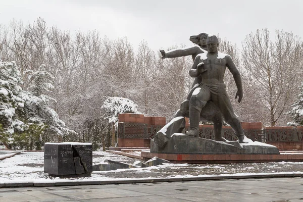 Tashkent Uzbekistán Marzo Monumento Del Terremoto Taskent Marzo 2012 Abril —  Fotos de Stock