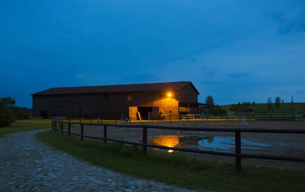 Prachtig Landschap Met Houten Gebouw Stockfoto