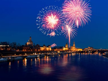 Riga, Letonya 'da havai fişekler