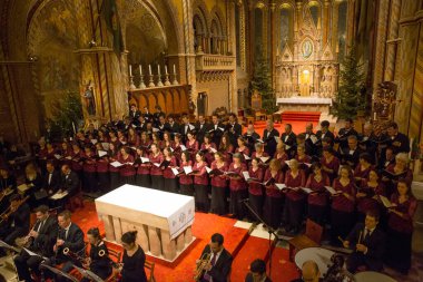 Konser salonunda klasik müzik konseri