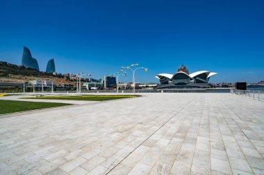 BAKU, AZERBAIJAN - 6 Mayıs 2019: Yeni bir alışveriş ve eğlence merkezi 