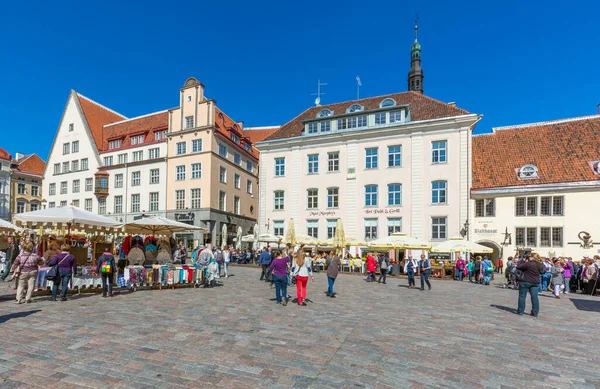 Tallinn Estland Mai 2016 Unbekannte Personen Historischen Zentrum Von Tallinn — Stockfoto