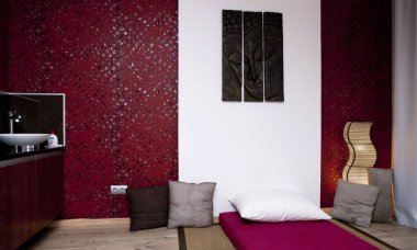 SARVAR 09. JUNE: Sağlık ve Sağlık Dairesi (Viyana) tarafından 9 Haziran 'da Avrupa' nın En İyi Spa Oteli 2010 kategorisinde verilen Spirit Hotel Termal Spa. 2010, Sarvar Macaristan.