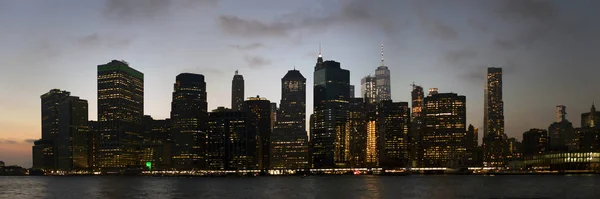 Budynki Dolnym Manhattanie Patrząc East River Nowym Jorku — Zdjęcie stockowe