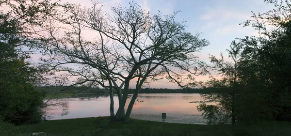 Secret Lake Park Bei Sonnenuntergang Auf Triplet Lake Drive Casselberry — Stockfoto