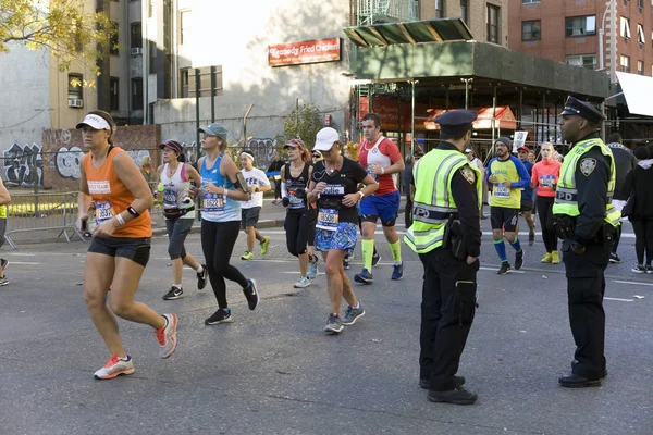 New York New York Usa November 2018 Police Look Runners — Stock Photo, Image