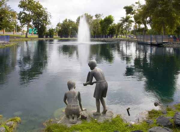 Statues of children inside Cenntral Park for kids Bayamon Puerto — Stock Photo, Image