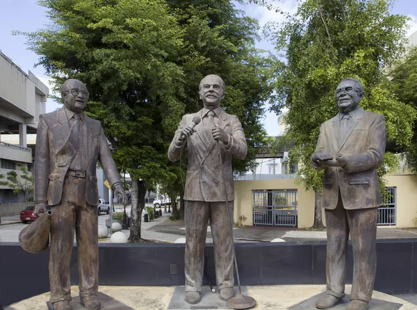 Monument till män i TV Bayamon Puerto Rico — Stockfoto