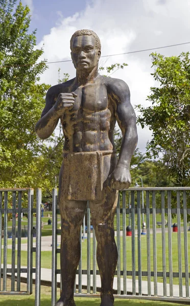 Statue d'esclave africain érigée à Bayamon Porto Rico — Photo