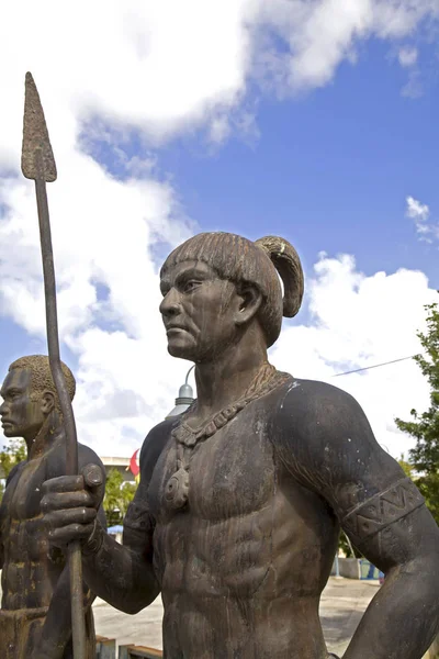 Staty av Taino Indian nära Central Park Kids Bayamon Puerto — Stockfoto