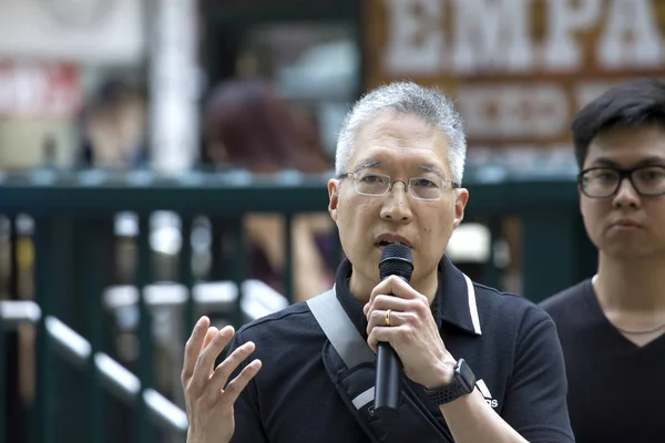 Bob da Igreja de Jesus fala durante evento evangelizador em Nova York — Fotografia de Stock
