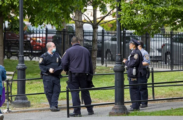 Бронкс Нью Йорк Сша Мая 2020 Года Сотрудники Полиции Нью — стоковое фото