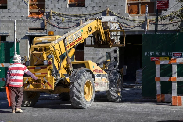 Bronx New York Usa October 2018 Construction Workers Machinery Erect — Stock Photo, Image