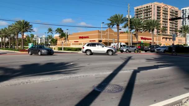 Miami Fll Dezember 2018 Straßenverkehr Sonnigen Inseln Strand Miami Florida — Stockvideo