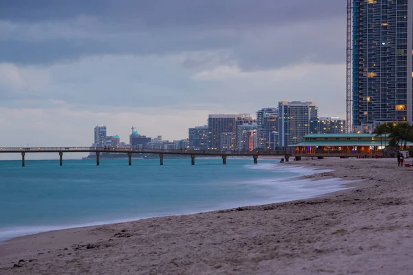 Miami Estados Unidos Enero 2019 Edificios Modernos Puente Atardecer Coastline — Foto de Stock