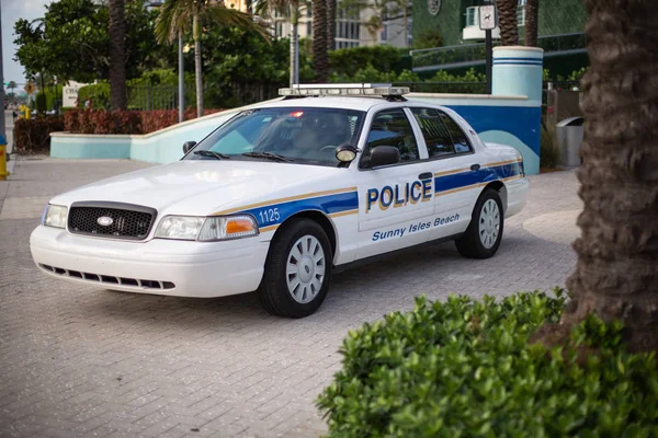 Coche de policía en la calle. Florida, Estados Unidos — Foto de Stock
