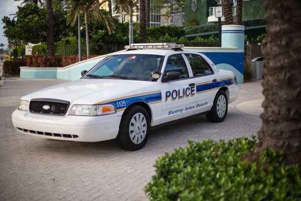 Politie auto in de straat. Florida, Verenigde Staten — Stockfoto