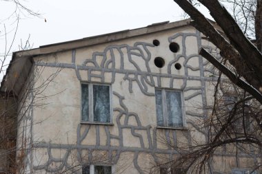 apartmandaki çatlaklardan cephe onarımı