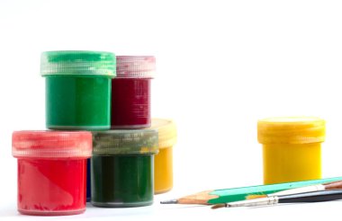 yaratıcılık için-malzemeler kavanoz renkli guaş fırçalar ve kalem