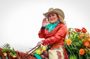Portland, Oregon, Amerika Birleşik Devletleri - 9 Haziran 2018: Grand Çiçek Parade, Portland sırasında St. Paul Rodeo mahkemede Festival 2018 gül.