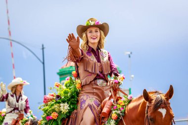 Portland, Oregon, Amerika Birleşik Devletleri - 9 Haziran 2018: Festival 2018 Pendleton Round-Up mahkemede büyük çiçek geçit töreni, Portland sırasında gül.