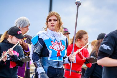 Portland, Oregon, Amerika Birleşik Devletleri - 9 Haziran 2018: Kentlake lise bandosu Portland sırasında Grand çiçek geçit Festival 2018 gül.