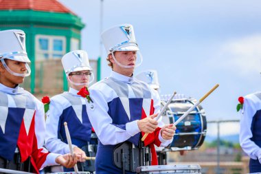 Portland, Oregon, Amerika Birleşik Devletleri - 9 Haziran 2018: Westview lise bandosu Portland sırasında Grand çiçek geçit Festival 2018 gül.