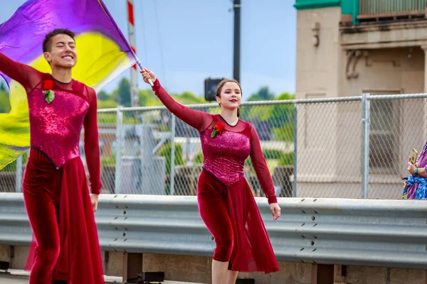 Portland, Oregon, Amerika Birleşik Devletleri - 9 Haziran 2018: Westview lise bandosu Portland sırasında Grand çiçek geçit Festival 2018 gül.