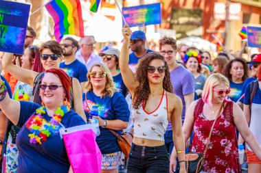 Portland, Oregon, Amerika Birleşik Devletleri - 17 Haziran 2018: Portland'ın 2018 gurur geçit topluluk çeşitlilik yansıtır.