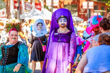 Portland, Oregon, Amerika Birleşik Devletleri - 17 Haziran 2018: Portland'ın 2018 gurur geçit topluluk çeşitlilik yansıtır.