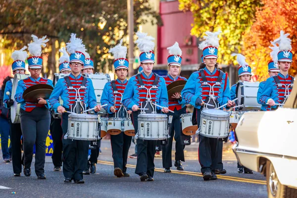 Πόρτλαντ Όρεγκον Ηπα Νοεμβρίου 2018 Μάντισον Γυμνάσιο Βαδίζοντας Μπάντα Στην — Φωτογραφία Αρχείου