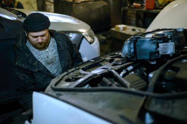 Far erkek makinist tamirat