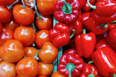taze kırmızı domates ve biber birçok. arka plan dokusu