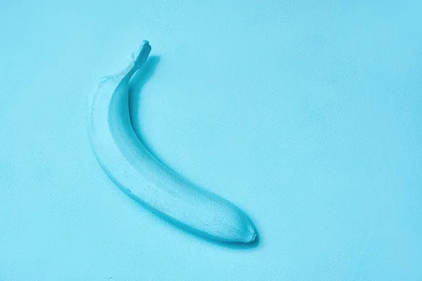 Plátano Pintado Azul Fondo Diseño Creativo Espacio Copia — Foto de Stock