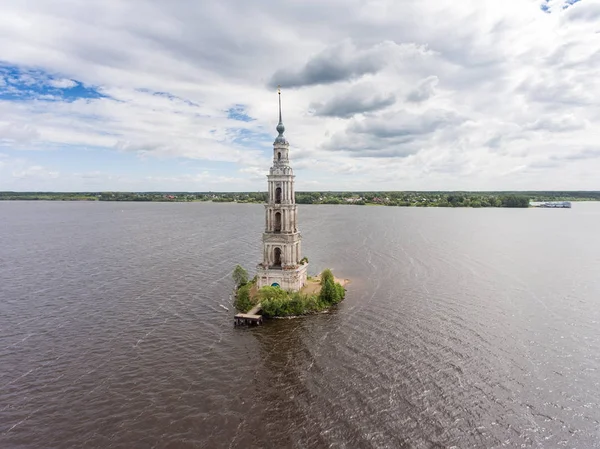 Kalyazinskaya 钟楼大教堂在水 一个被淹没的钟楼 Kalyazin Tver 俄罗斯 — 图库照片
