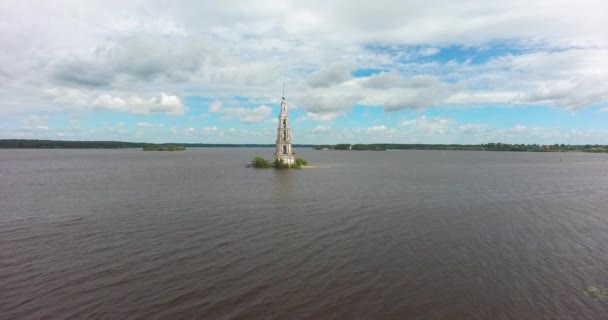 Kalyazinskaya Glockenturm Der Nikolaus Kathedrale Wasser Ein Überfluteter Glockenturm Kalyazin — Stockvideo