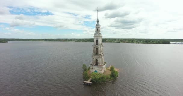 Kalyazin Glockenturm Der Nikolaus Kathedrale Wasser Ein Überfluteter Glockenturm Kalyazin — Stockvideo