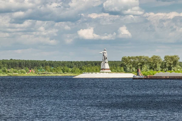 Monumento Volga Vista Dalla Riva Rybinsk Russia — Foto Stock
