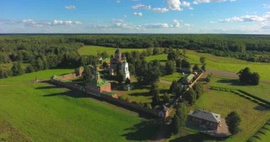 Spaso-Borodino Rahibe Manastırı, görünümü yukarıdan, Borodino, Rusya Federasyonu. Hava, Ultra Hd 4k Video