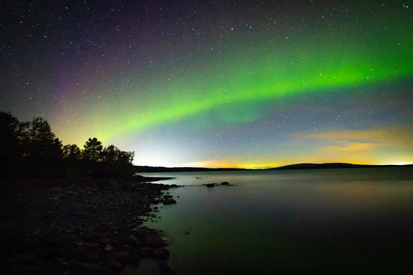 美しいオーロラ オーロラ ユニークな現象 に星空に — ストック写真