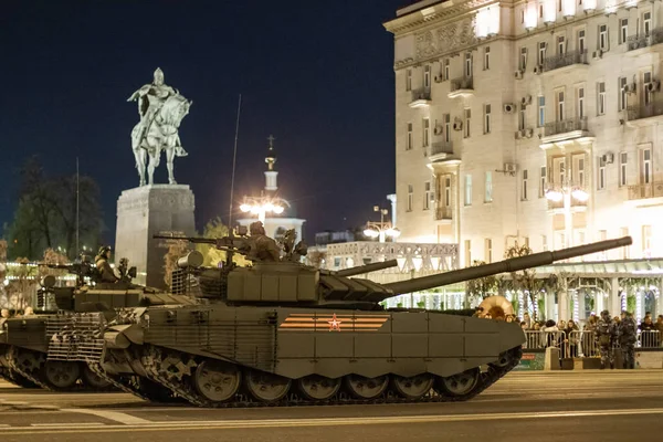Moskova'da Zafer Geçidi için gece provası — Stok fotoğraf