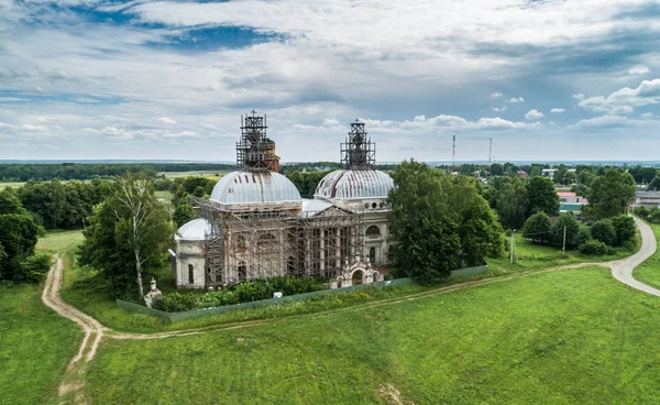 Yaropolets, Russia. Kazanskaya church. Aerial — Stock Photo, Image