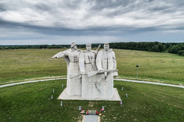 パンフィロフの英雄の記念碑。ボロコラムスク、ロシア。空中 — ストック写真